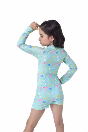 Este vestido de baño enterizo manga larga para niña es perfecto si buscas un vestido de baño con alto alta protección para evitar quemaduras a nuestras princesas, parte posterior